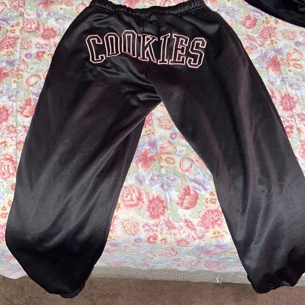 Cookies sweats